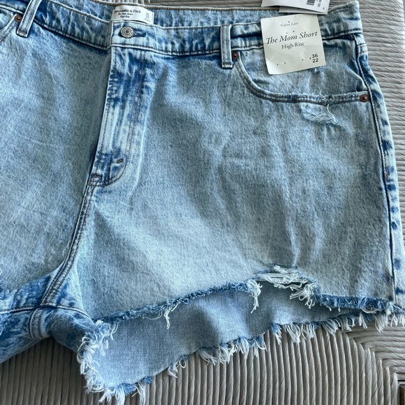 Abercrombie Mom Jean Shorts - Picture 5 of 5